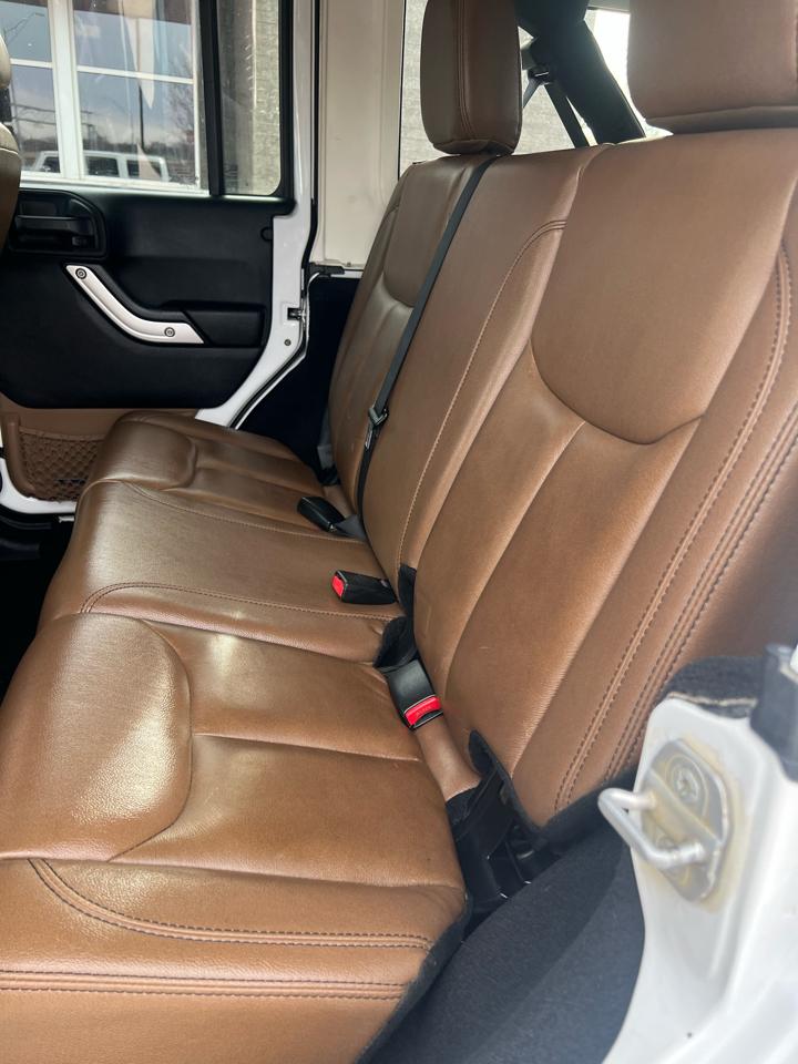 Jeep Wrangler Unlimited 4WD 4dr Rubicon 2014