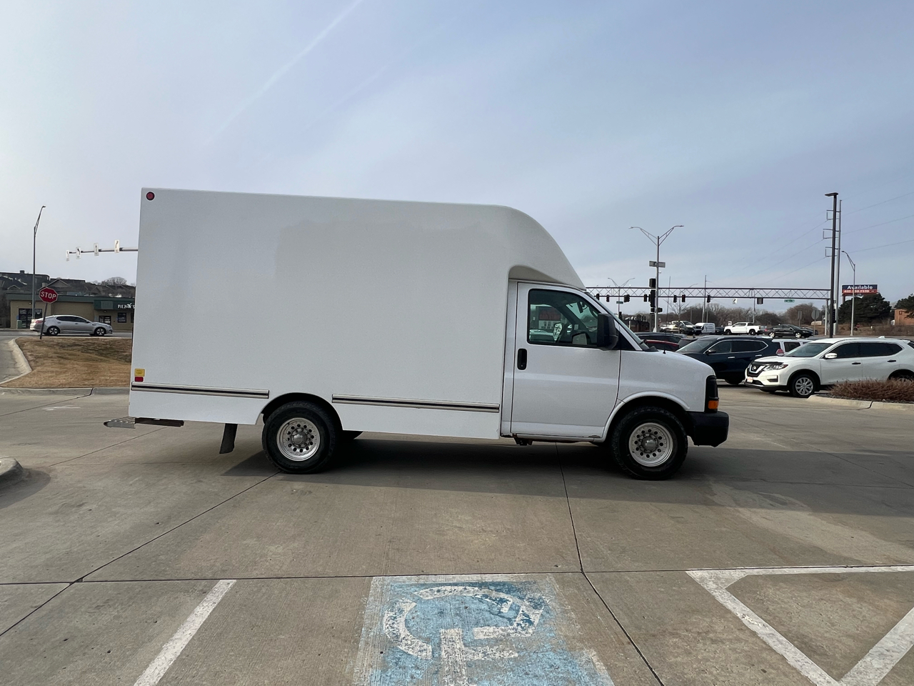 Chevrolet Express Commercial Cutaway 3500 Van 139" 2013
