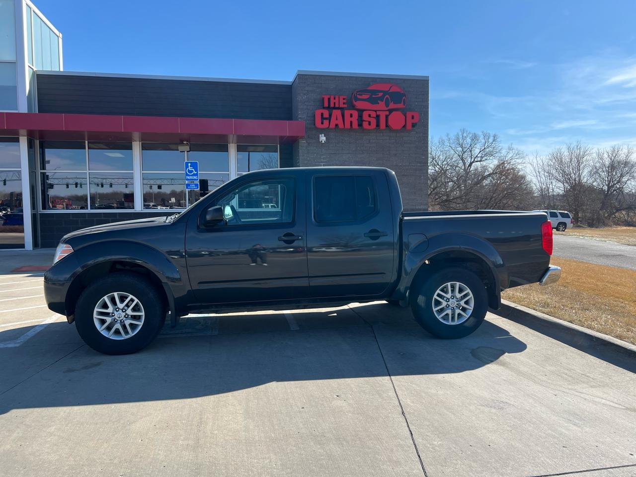 2015 Nissan Frontier 4WD Crew Cab SWB Auto SV