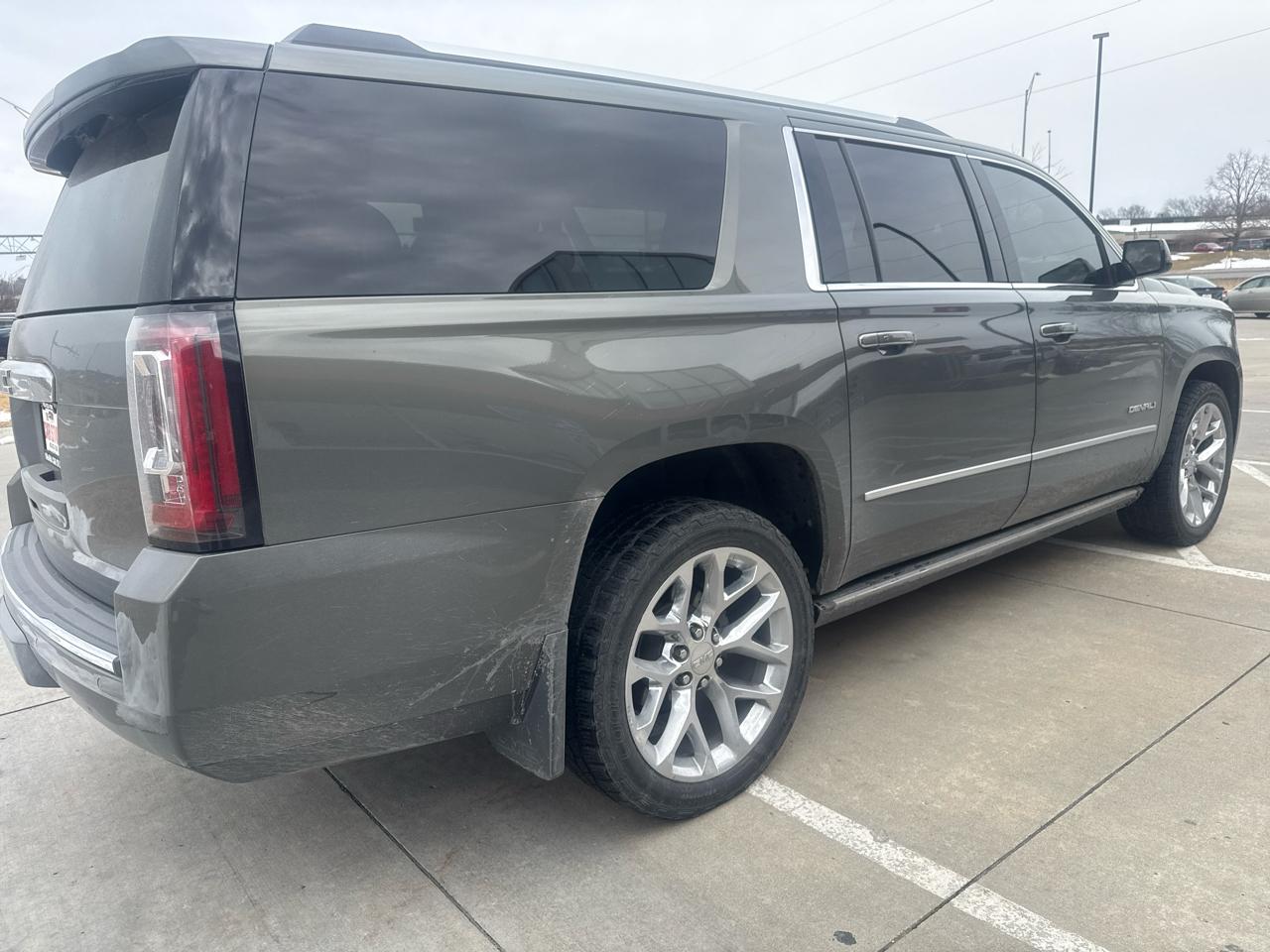 GMC Yukon XL 4WD 4dr Denali 2017