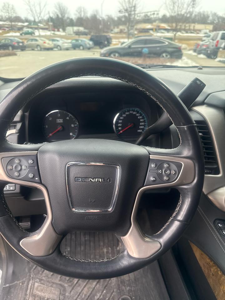 GMC Yukon XL 4WD 4dr Denali 2017