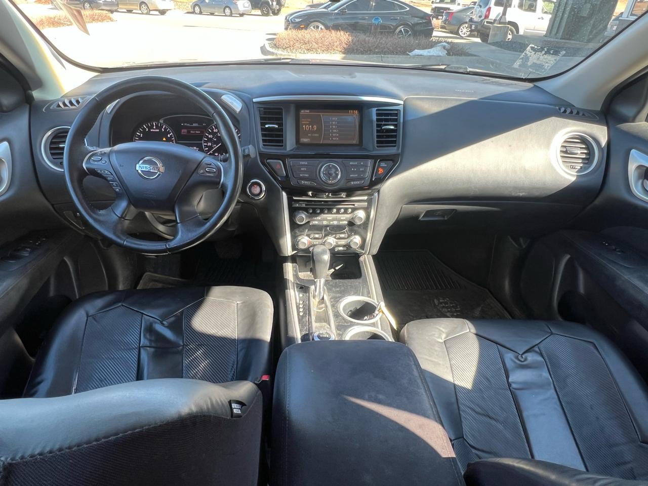 Nissan Pathfinder 4WD 4dr SV 2013