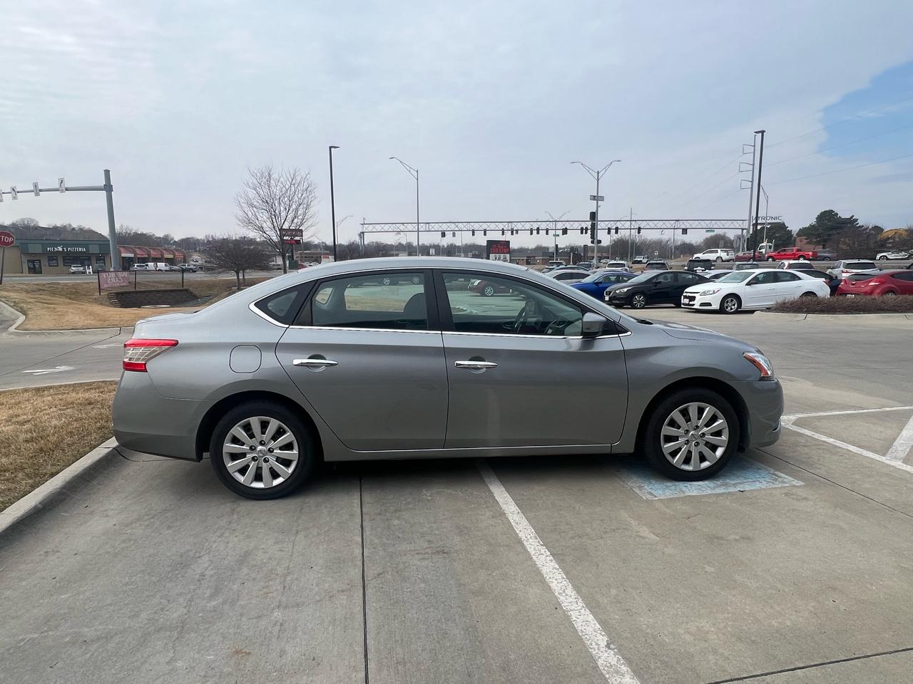 Nissan Sentra 4dr Sdn I4 CVT SV 2013