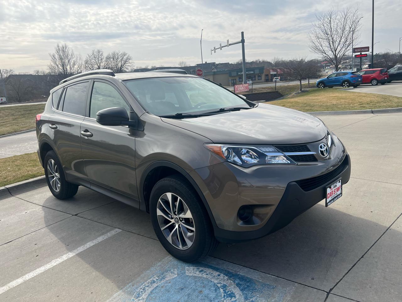 Toyota RAV4 AWD 4dr LE (Natl) 2015