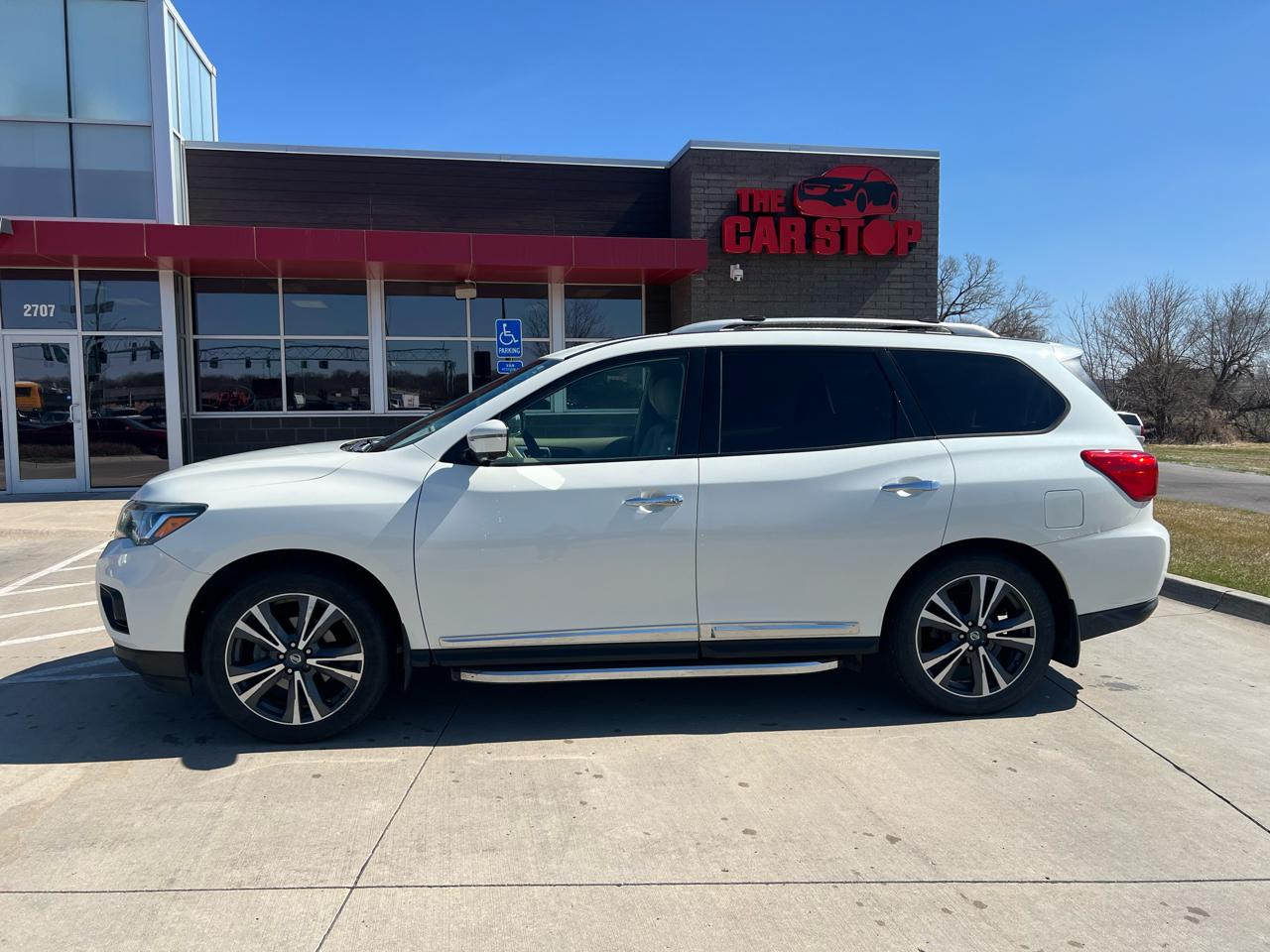 Nissan Pathfinder FWD Platinum 2019