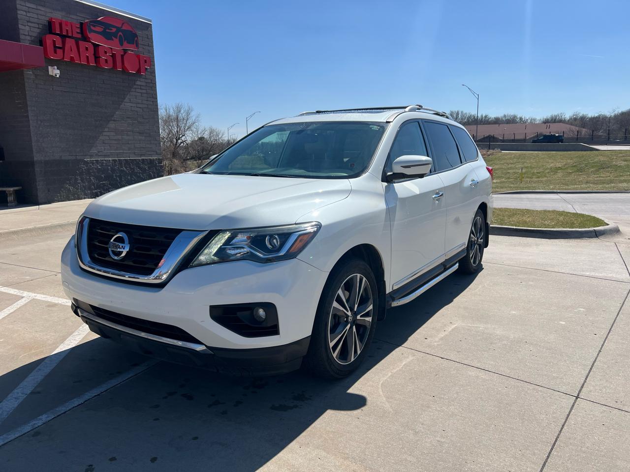 Nissan Pathfinder FWD Platinum 2019