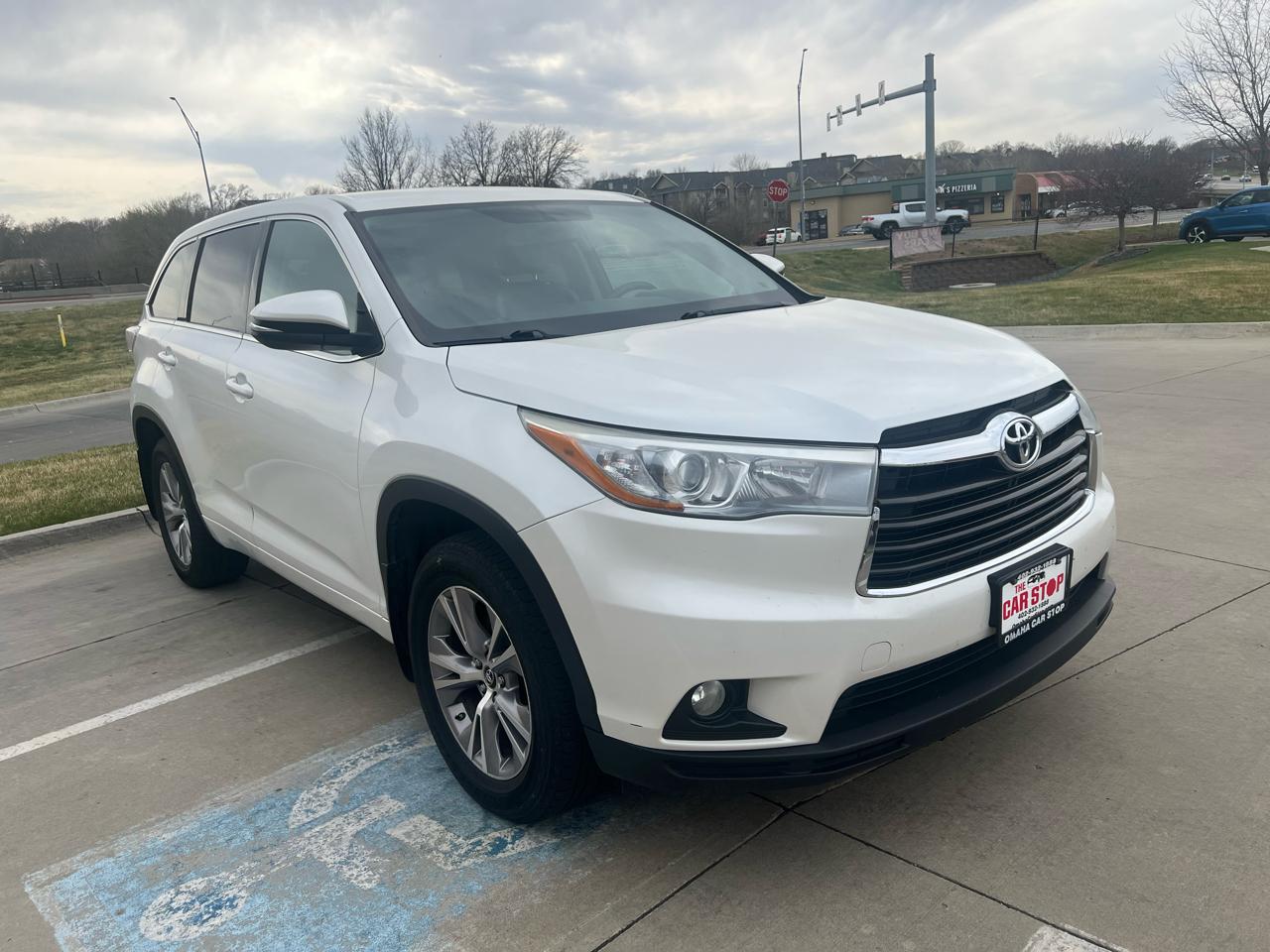 Toyota Highlander AWD 4dr V6 LE (Natl) 2016