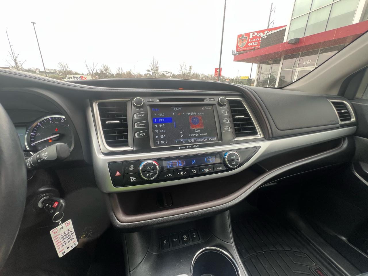 Toyota Highlander AWD 4dr V6 LE (Natl) 2016