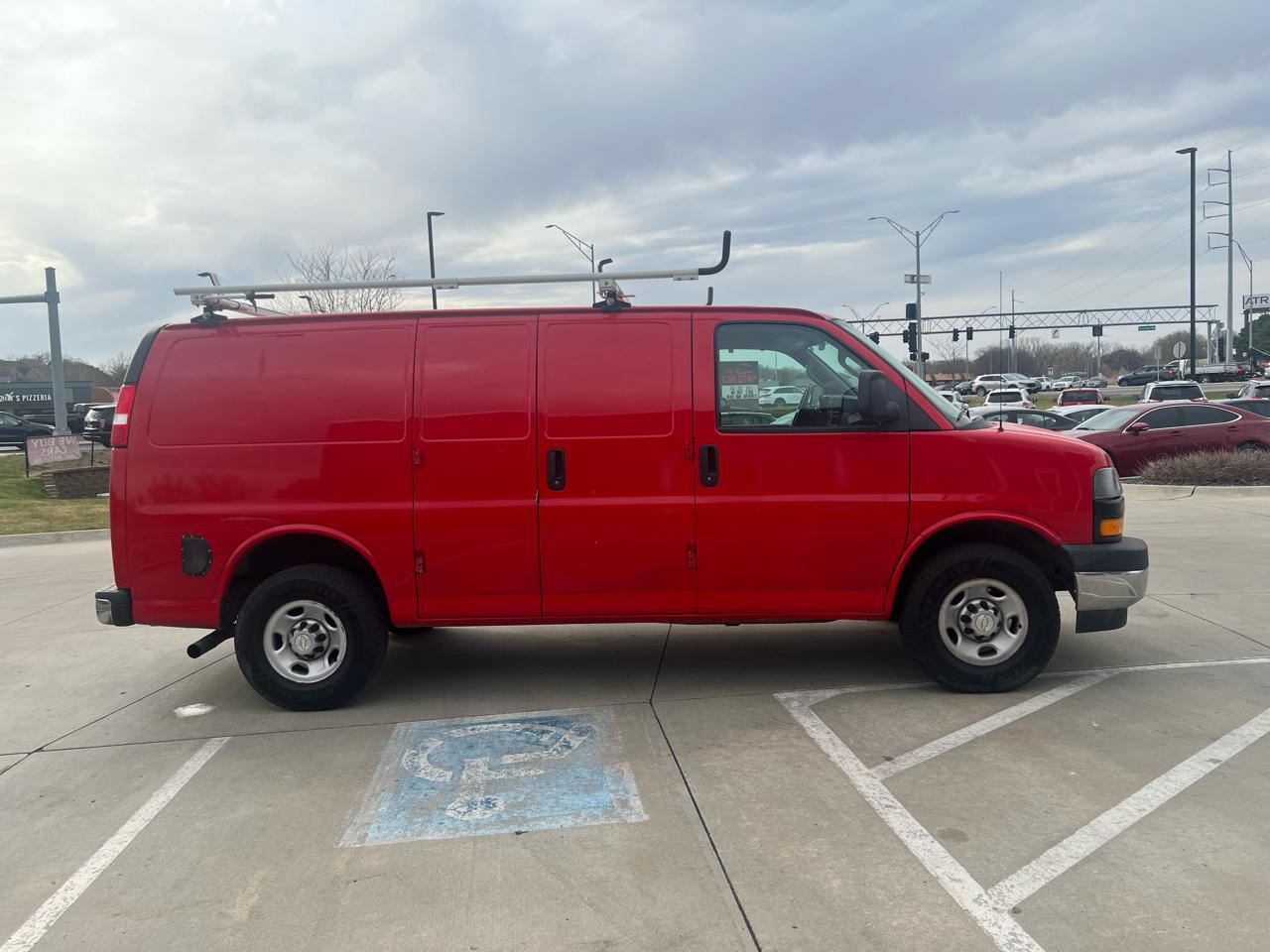 Chevrolet Express Cargo Van RWD 3500 135" 2020