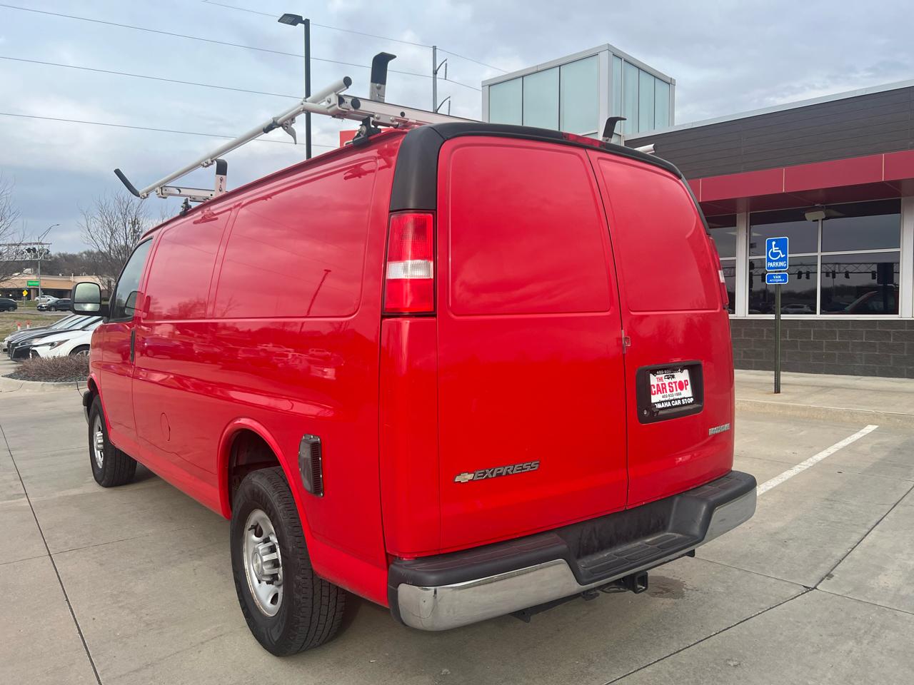 Chevrolet Express Cargo Van RWD 3500 135" 2020