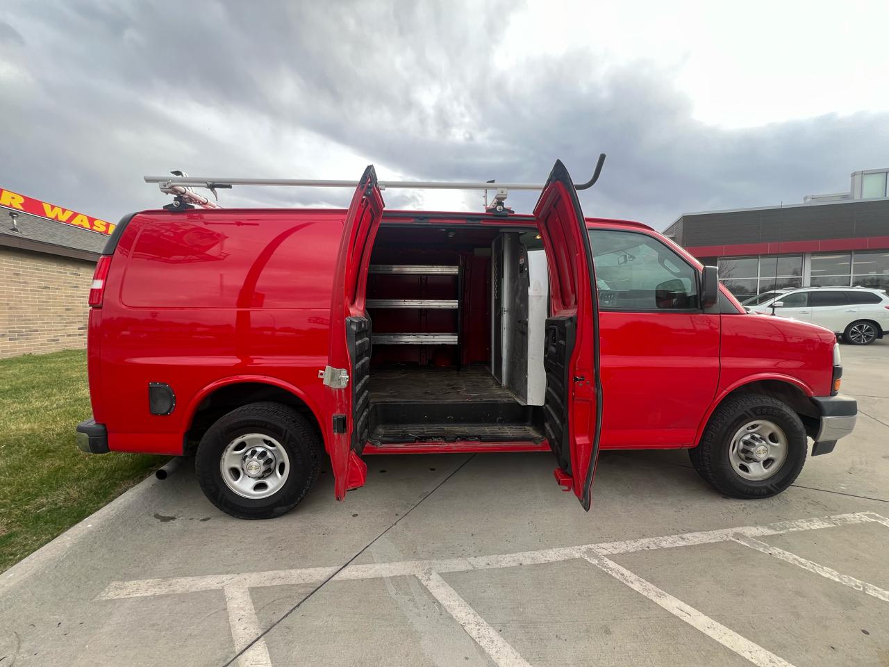 Chevrolet Express Cargo Van RWD 3500 135" 2020