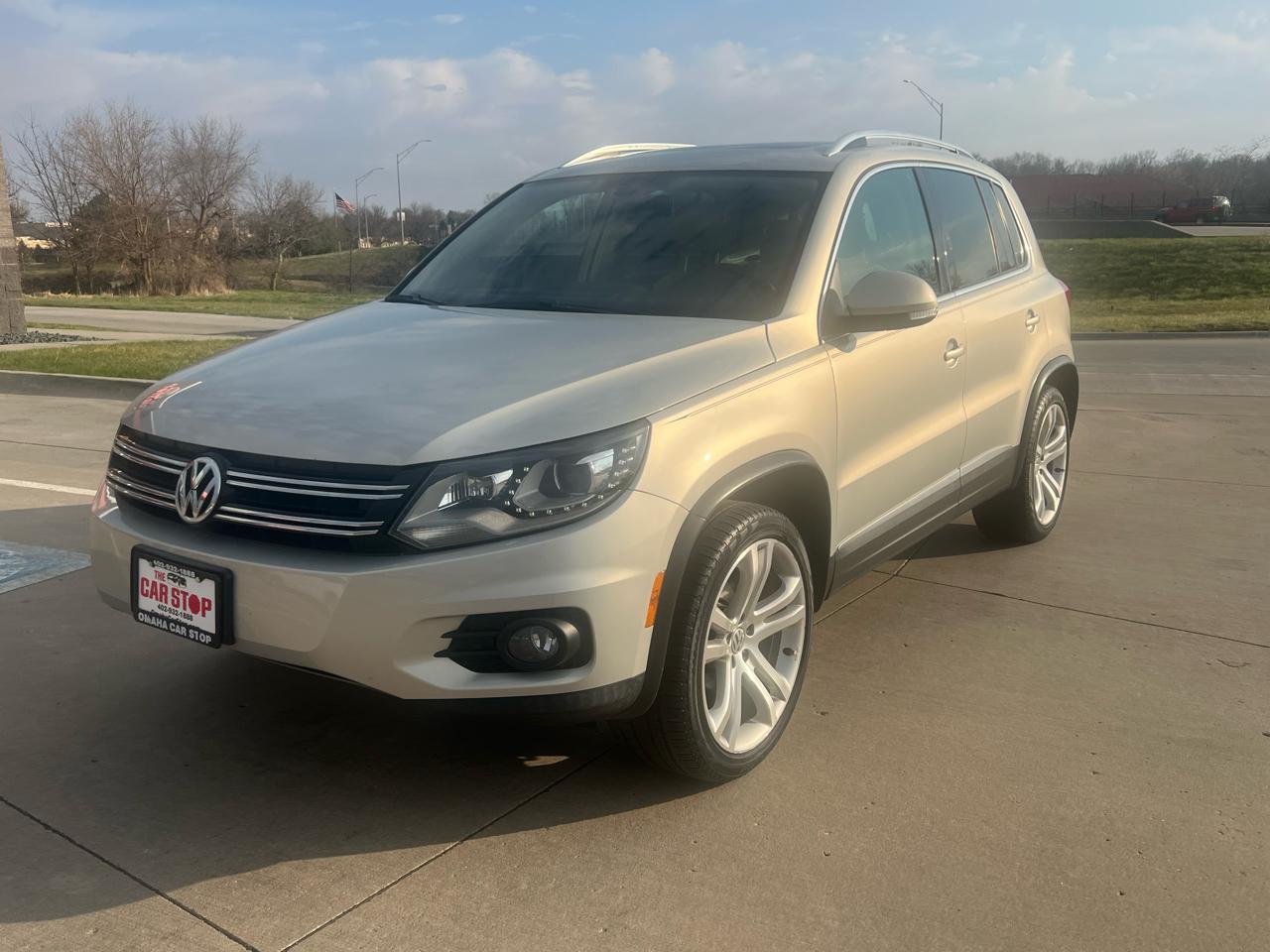 Volkswagen Tiguan 2WD 4dr Auto SE w/Sunroof & Nav 2013