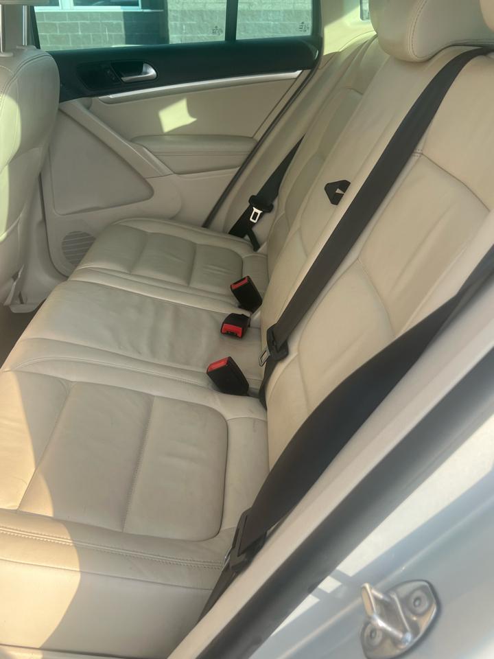 Volkswagen Tiguan 2WD 4dr Auto SE w/Sunroof & Nav 2013