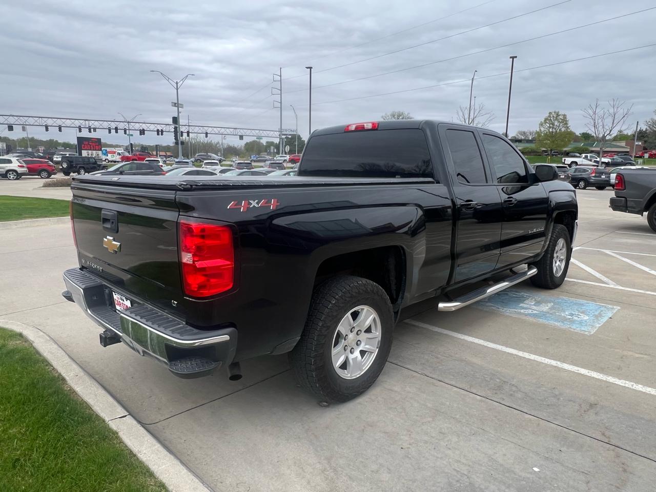Chevrolet Silverado 1500 4WD Double Cab 143.5" LT w/1LT 2018