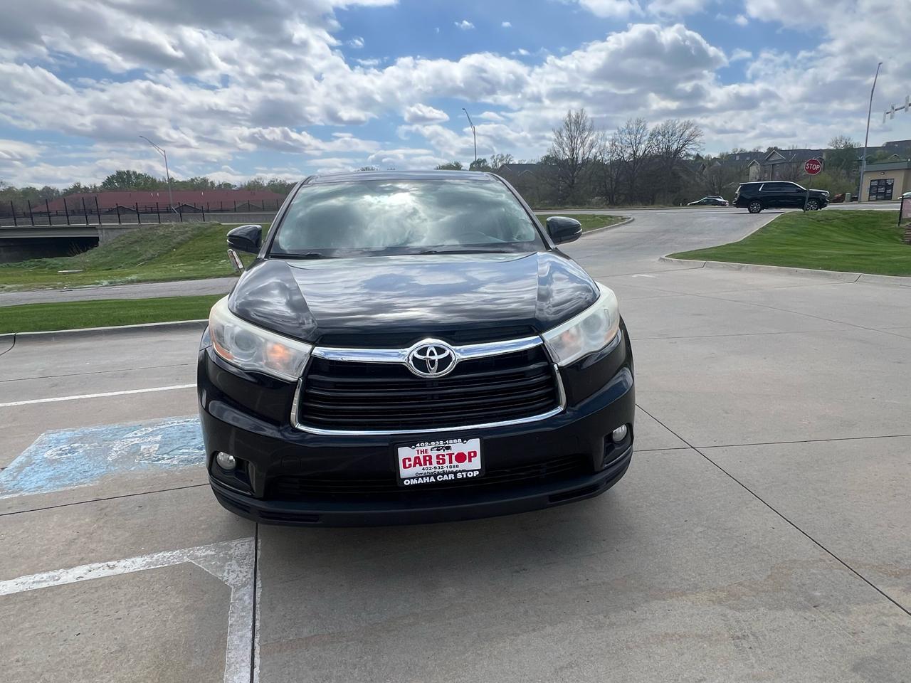 Toyota Highlander AWD 4dr V6 LE (Natl) 2014