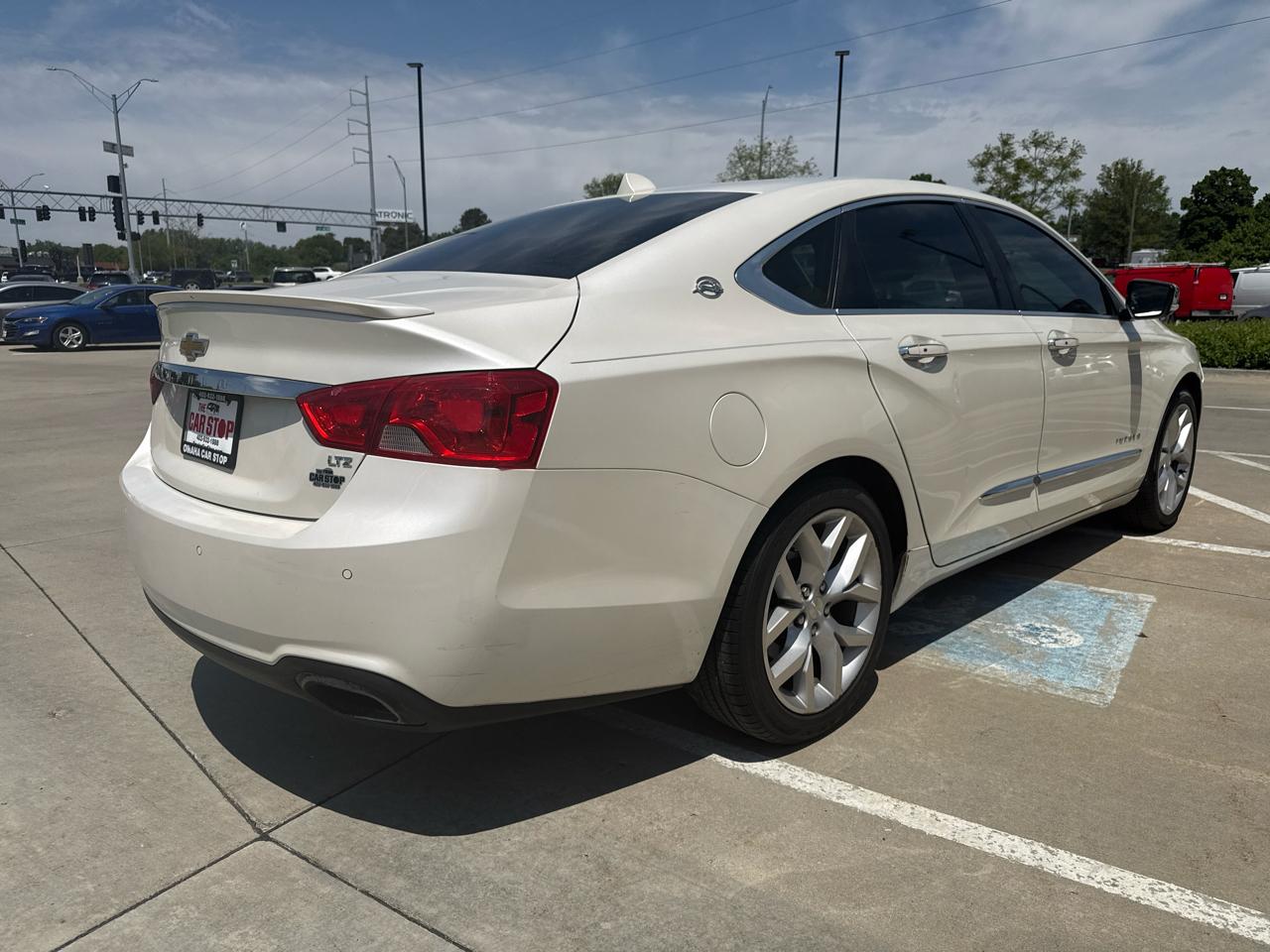 View vehicle photo 7
