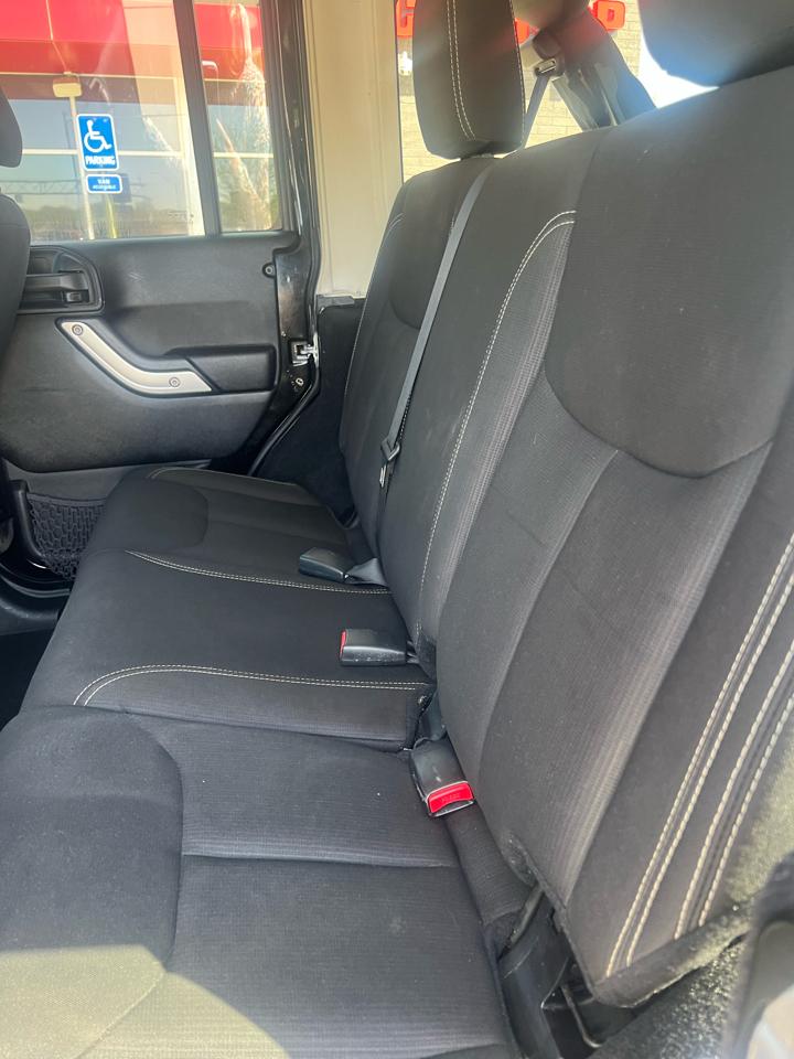 Jeep Wrangler Unlimited 4WD 4dr Sahara 2016