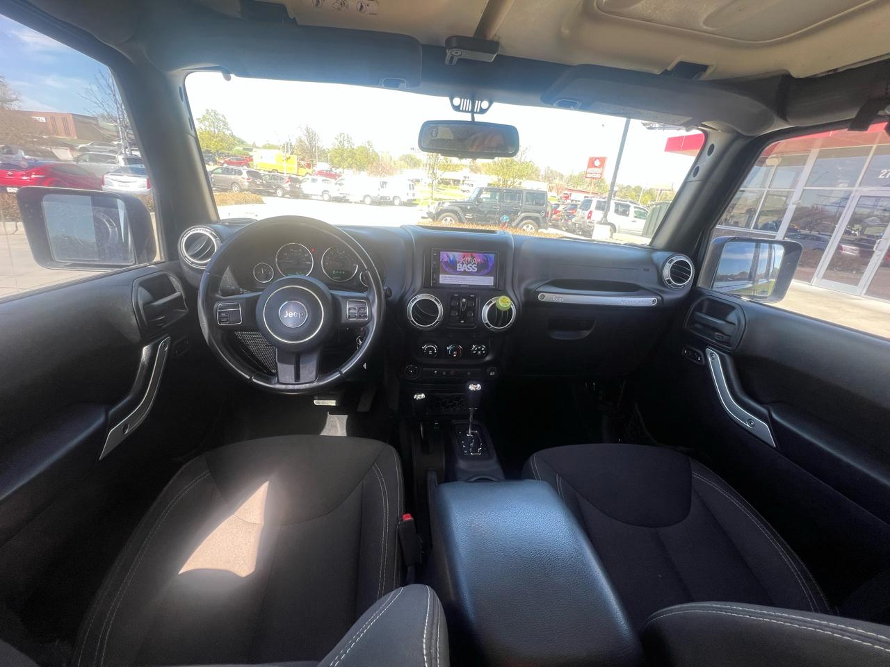 Jeep Wrangler Unlimited 4WD 4dr Sahara 2016