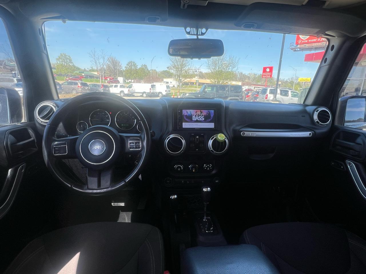 Jeep Wrangler Unlimited 4WD 4dr Sahara 2016