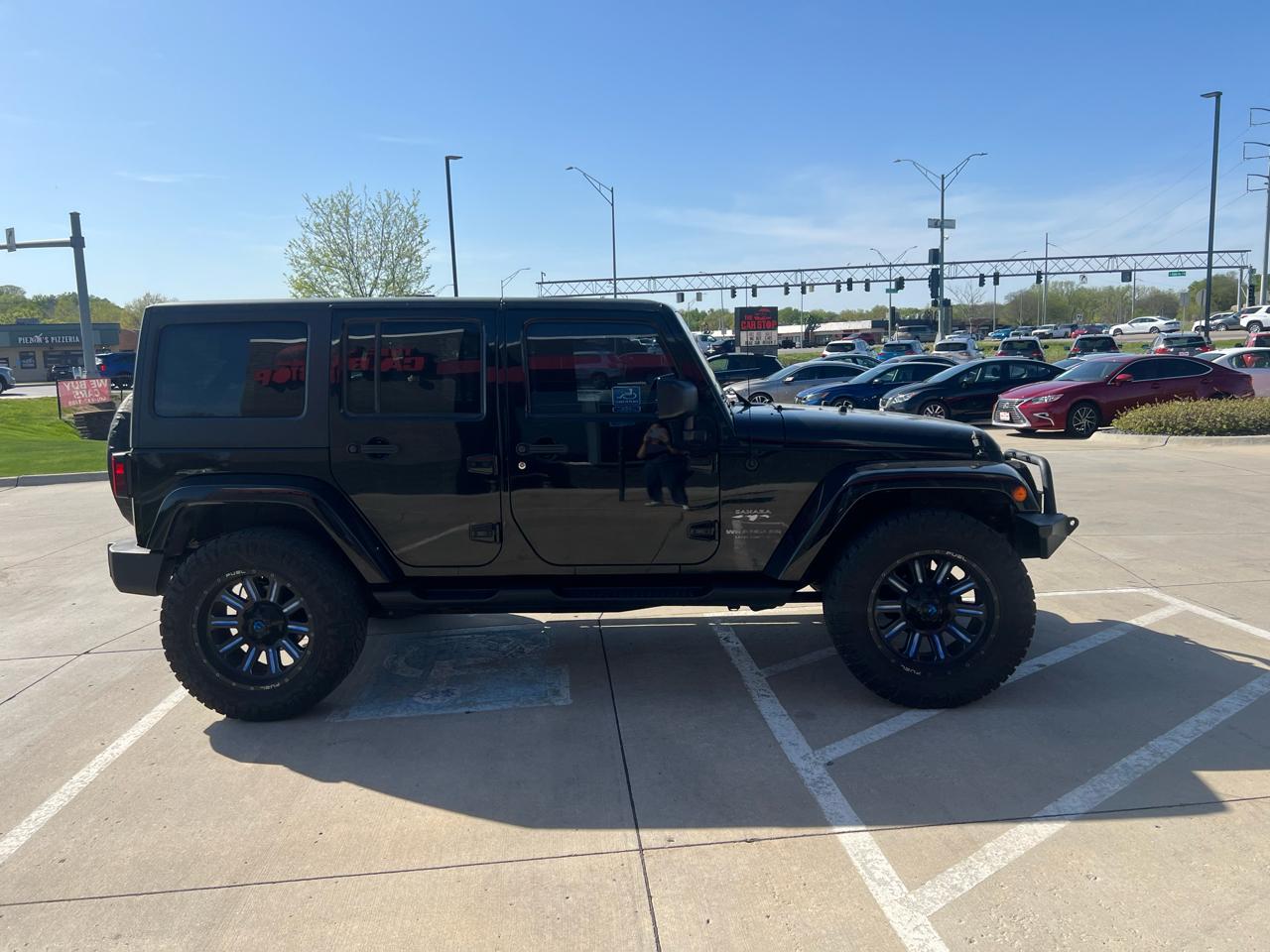 Jeep Wrangler Unlimited 4WD 4dr Sahara 2016