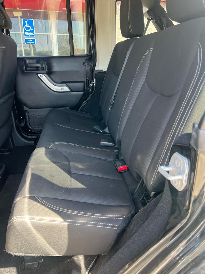 Jeep Wrangler Unlimited 4WD 4dr Sahara 2016