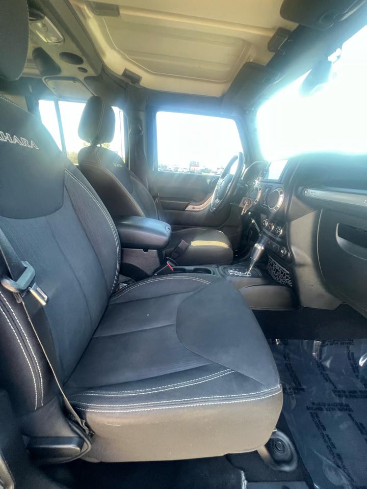 Jeep Wrangler Unlimited 4WD 4dr Sahara 2016