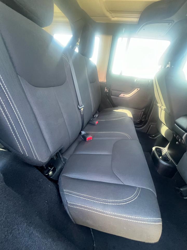 Jeep Wrangler Unlimited 4WD 4dr Sahara 2016