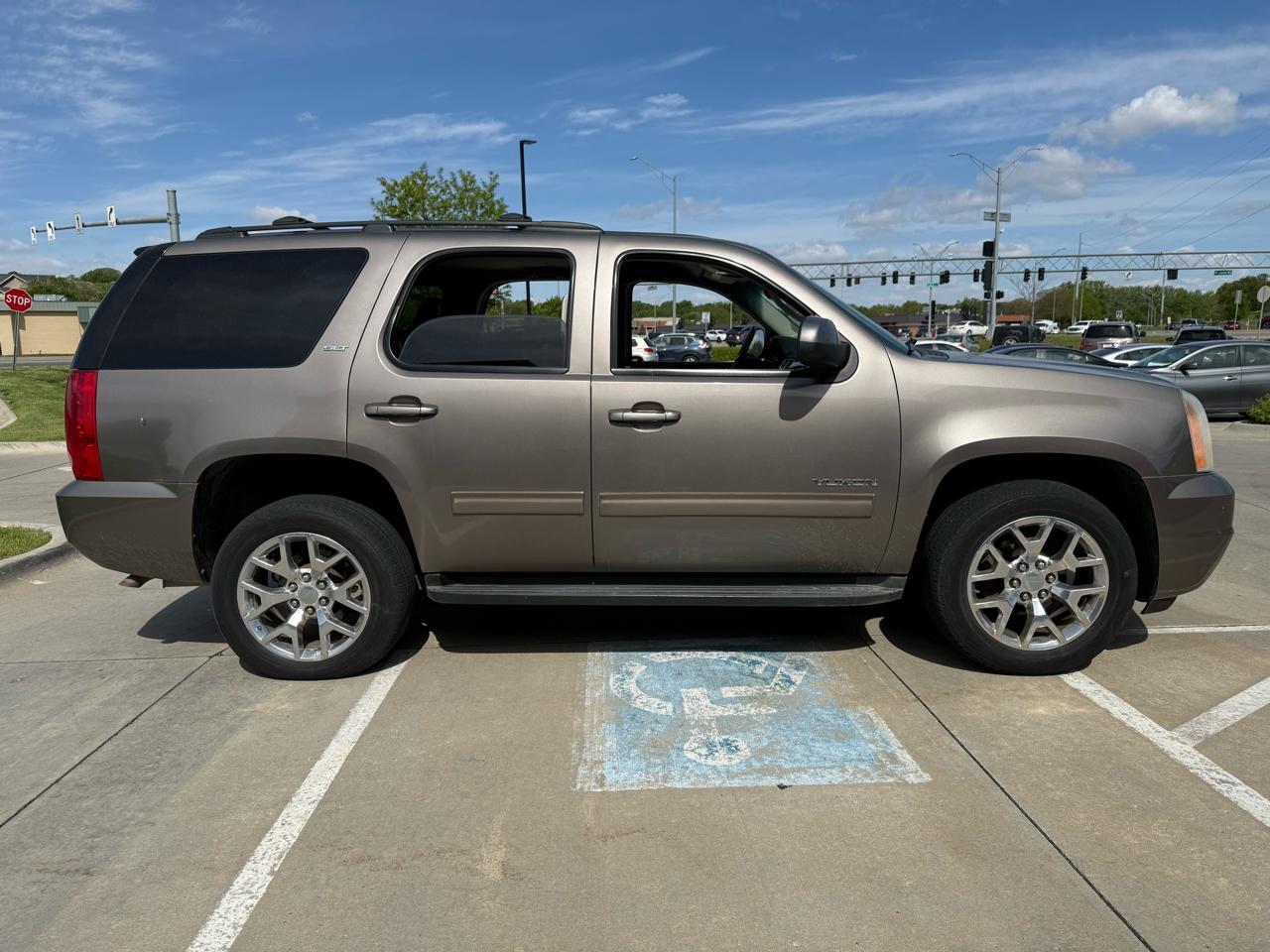 GMC Yukon 4WD 4dr 1500 SLT 2012