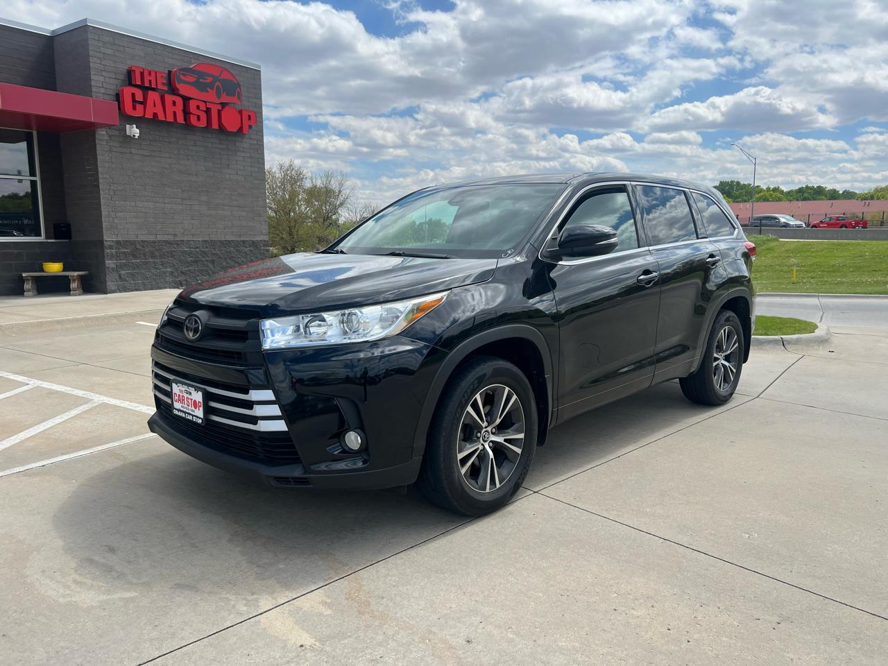 Toyota Highlander LE V6 AWD (Natl) 2017