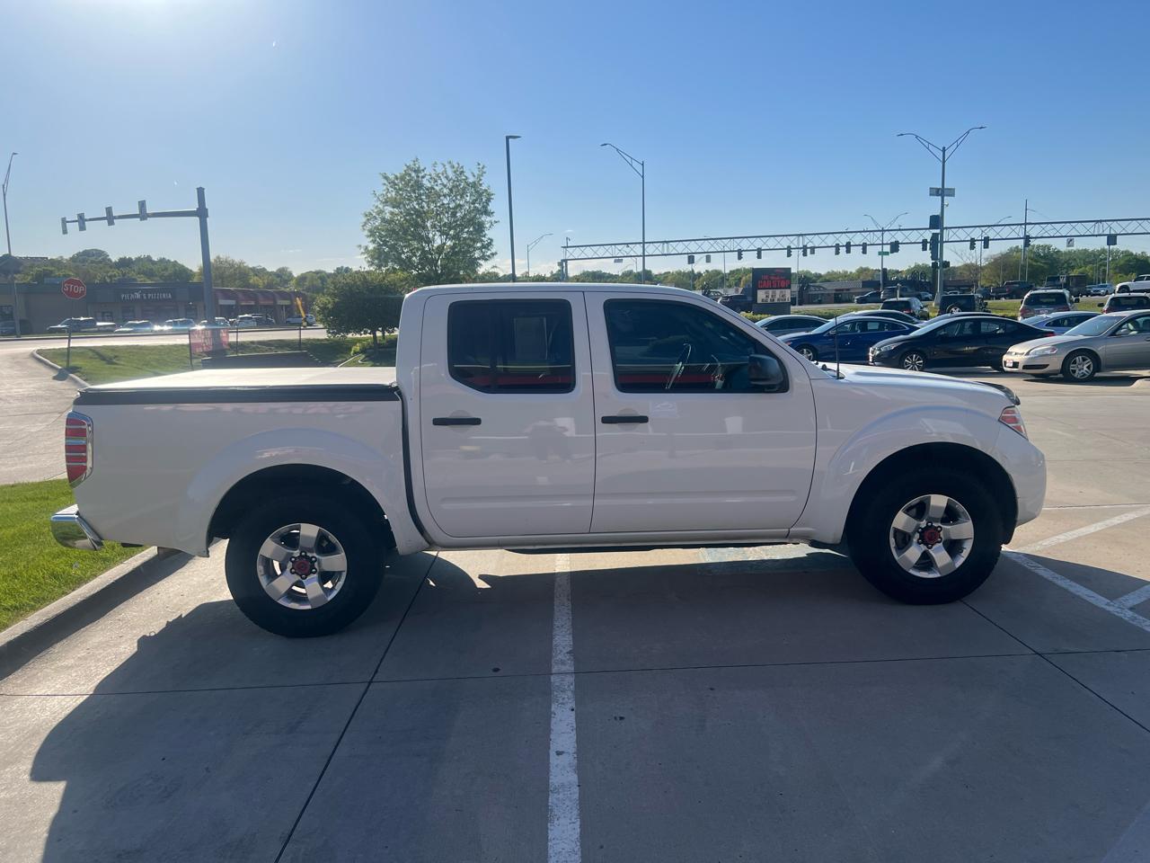 Nissan Frontier 4WD Crew Cab SWB Auto SV 2013