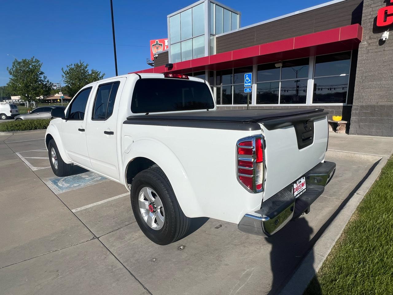 Nissan Frontier 4WD Crew Cab SWB Auto SV 2013