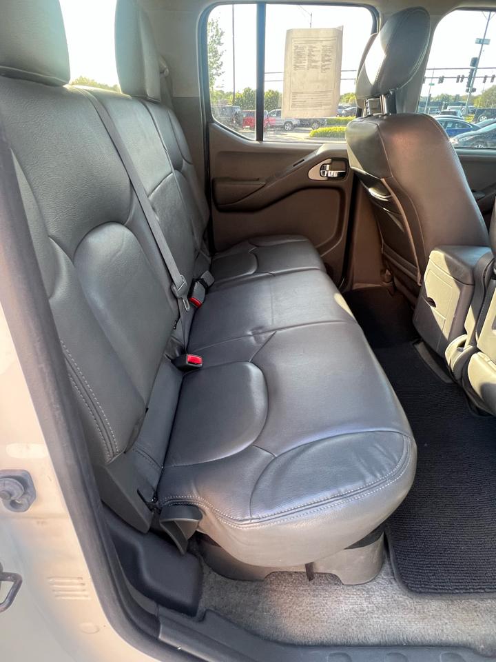 Nissan Frontier 4WD Crew Cab SWB Auto SV 2013