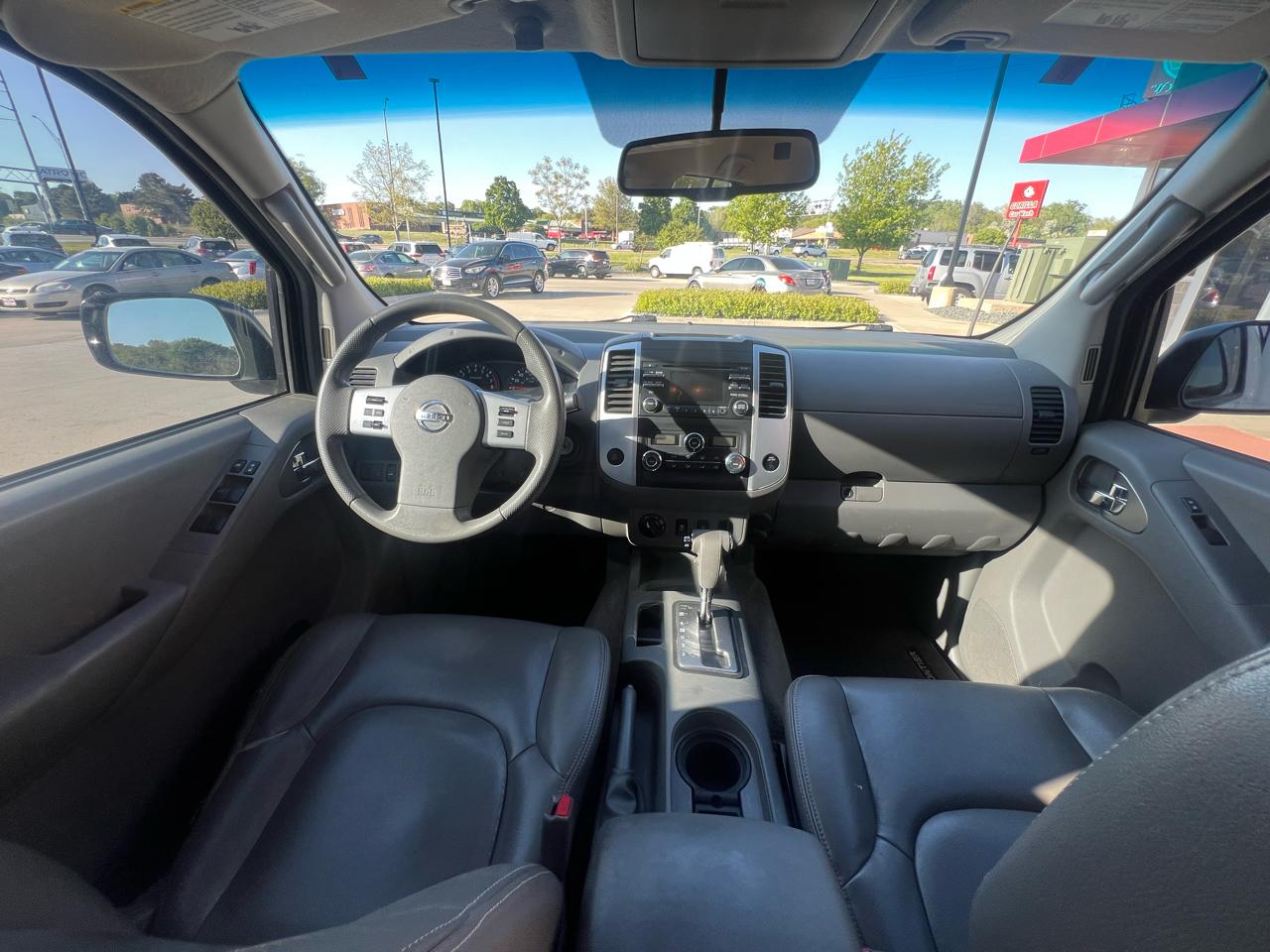 Nissan Frontier 4WD Crew Cab SWB Auto SV 2013