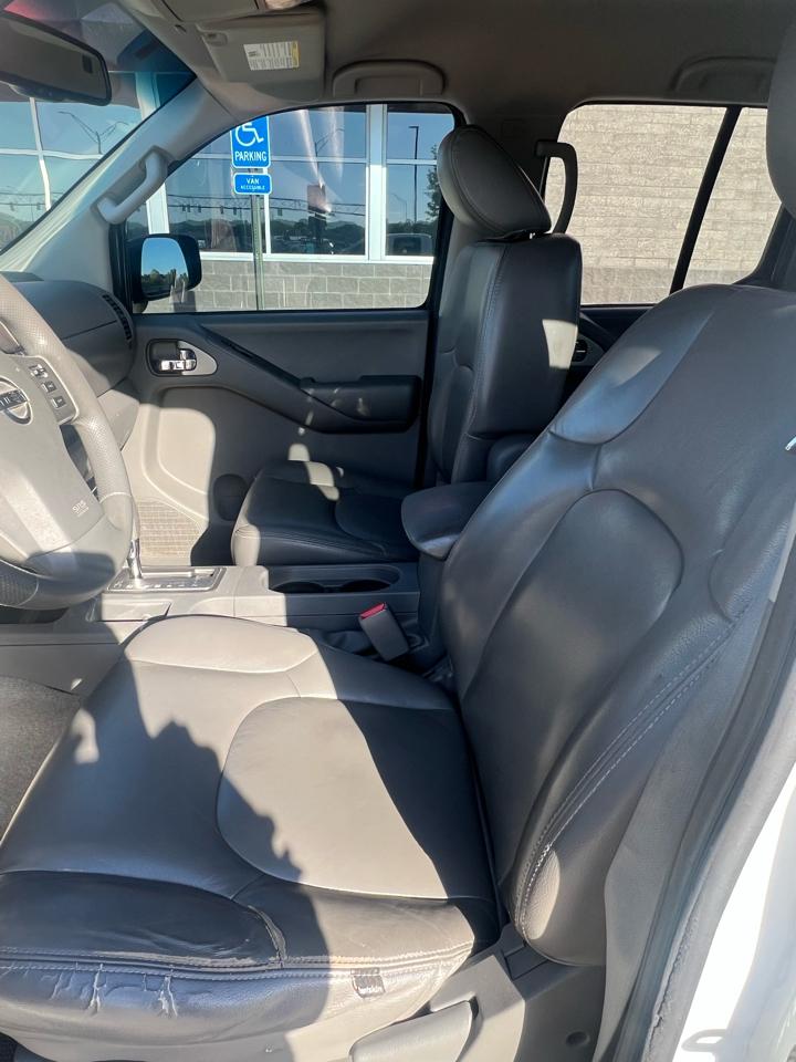 Nissan Frontier 4WD Crew Cab SWB Auto SV 2013