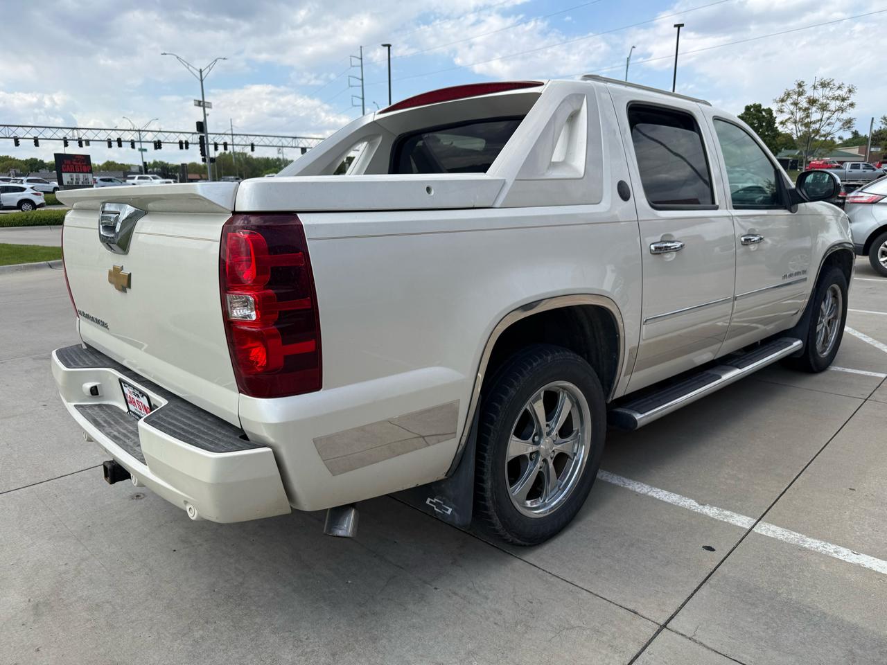 Chevrolet Avalanche 4WD Crew Cab LTZ 2013