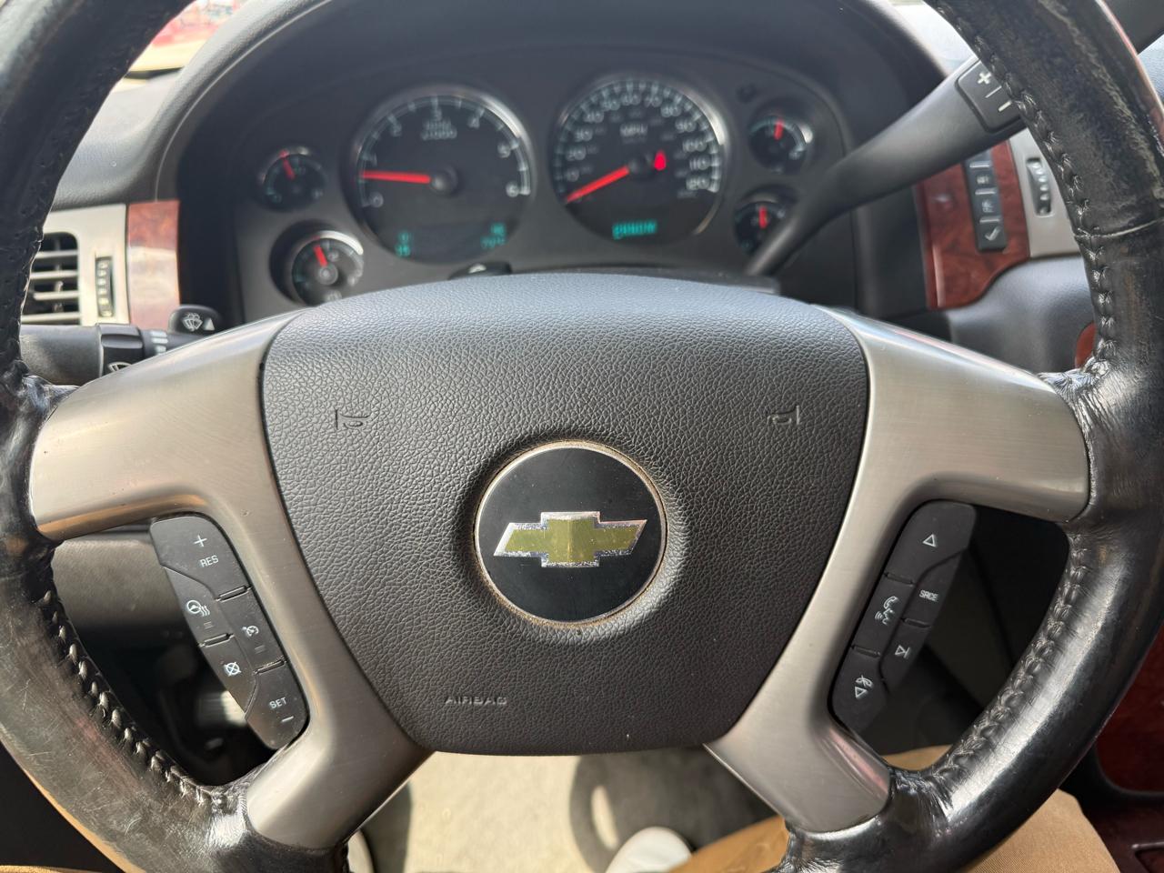 Chevrolet Avalanche 4WD Crew Cab LTZ 2013