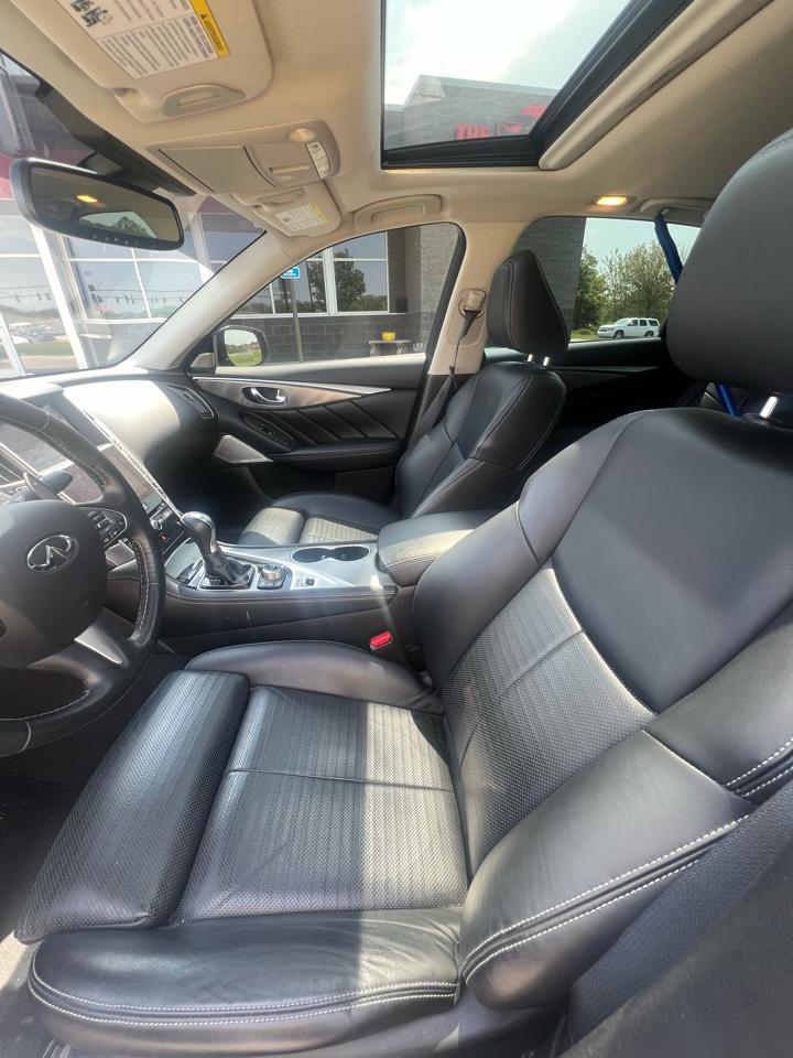 Infiniti Q50 Red Sport 400 AWD 2017