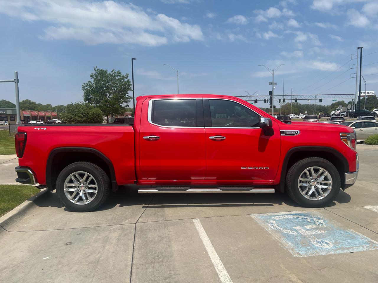 GMC Sierra 1500 4WD Crew Cab 147" SLT 2019