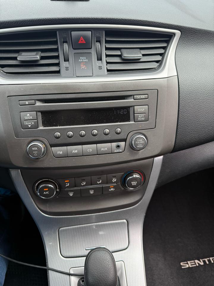 Nissan Sentra 4dr Sdn I4 CVT SR 2013