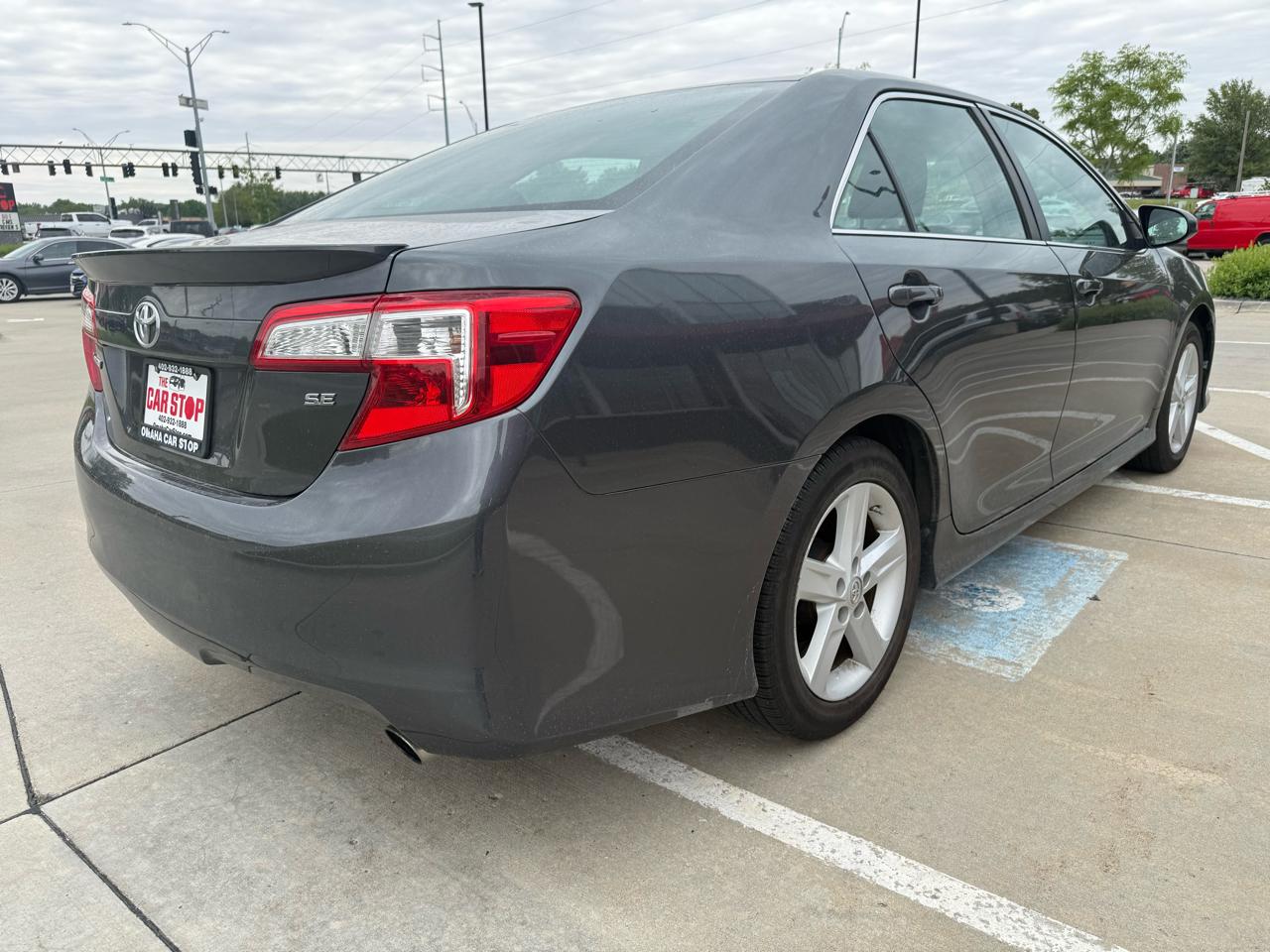 Toyota Camry 4dr Sdn I4 Auto XLE (Natl) 2013