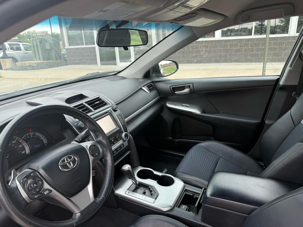 Toyota Camry 4dr Sdn I4 Auto XLE (Natl) 2013