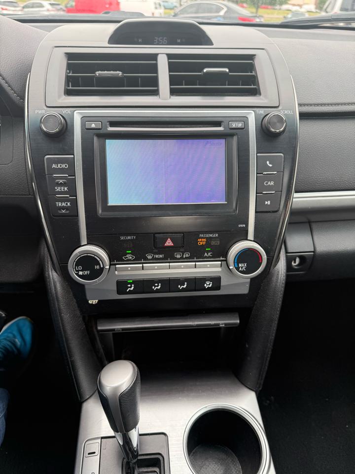 Toyota Camry 4dr Sdn I4 Auto XLE (Natl) 2013