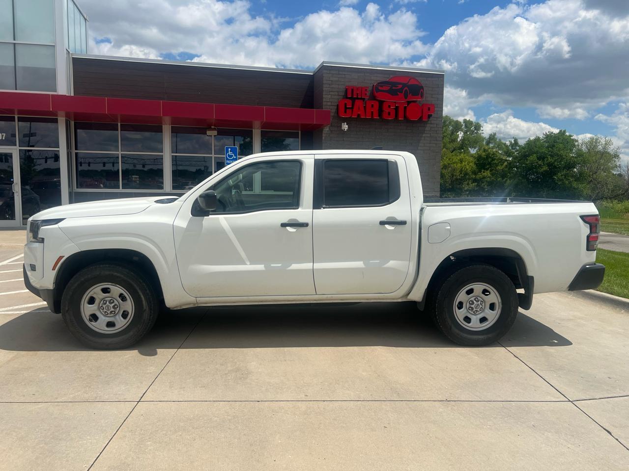 Nissan Frontier Crew Cab 4x4 S 2024