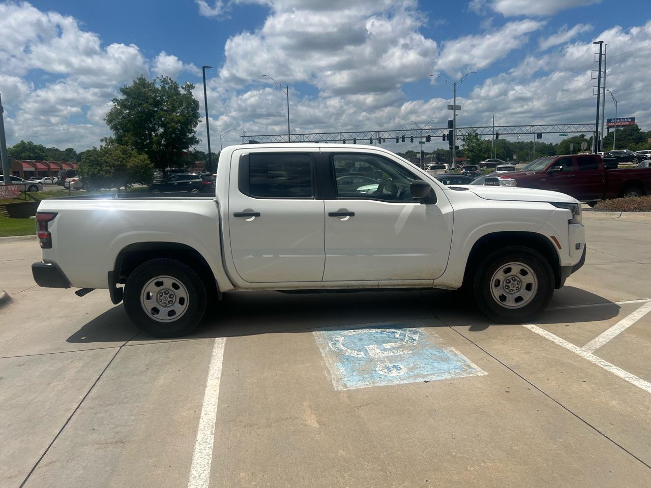 Nissan Frontier Crew Cab 4x4 S 2024