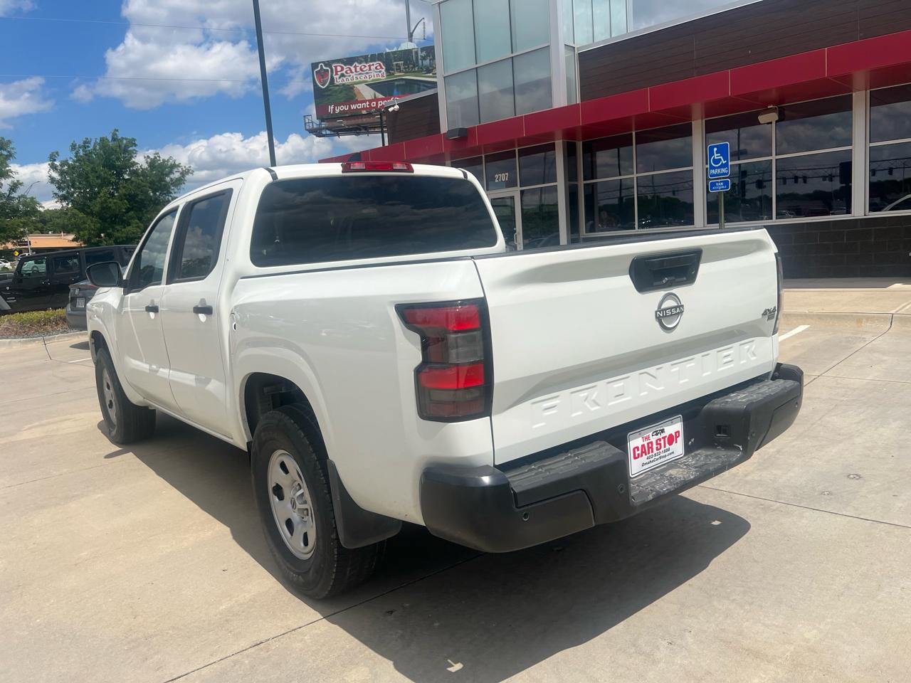 Nissan Frontier Crew Cab 4x4 S 2024