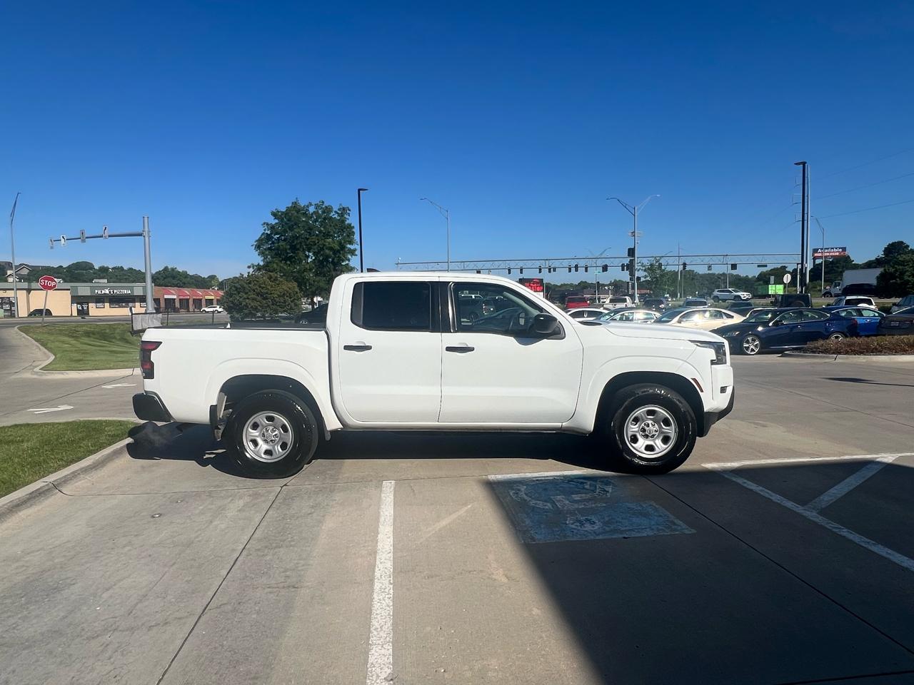 Nissan Frontier Crew Cab 4x4 S 2024