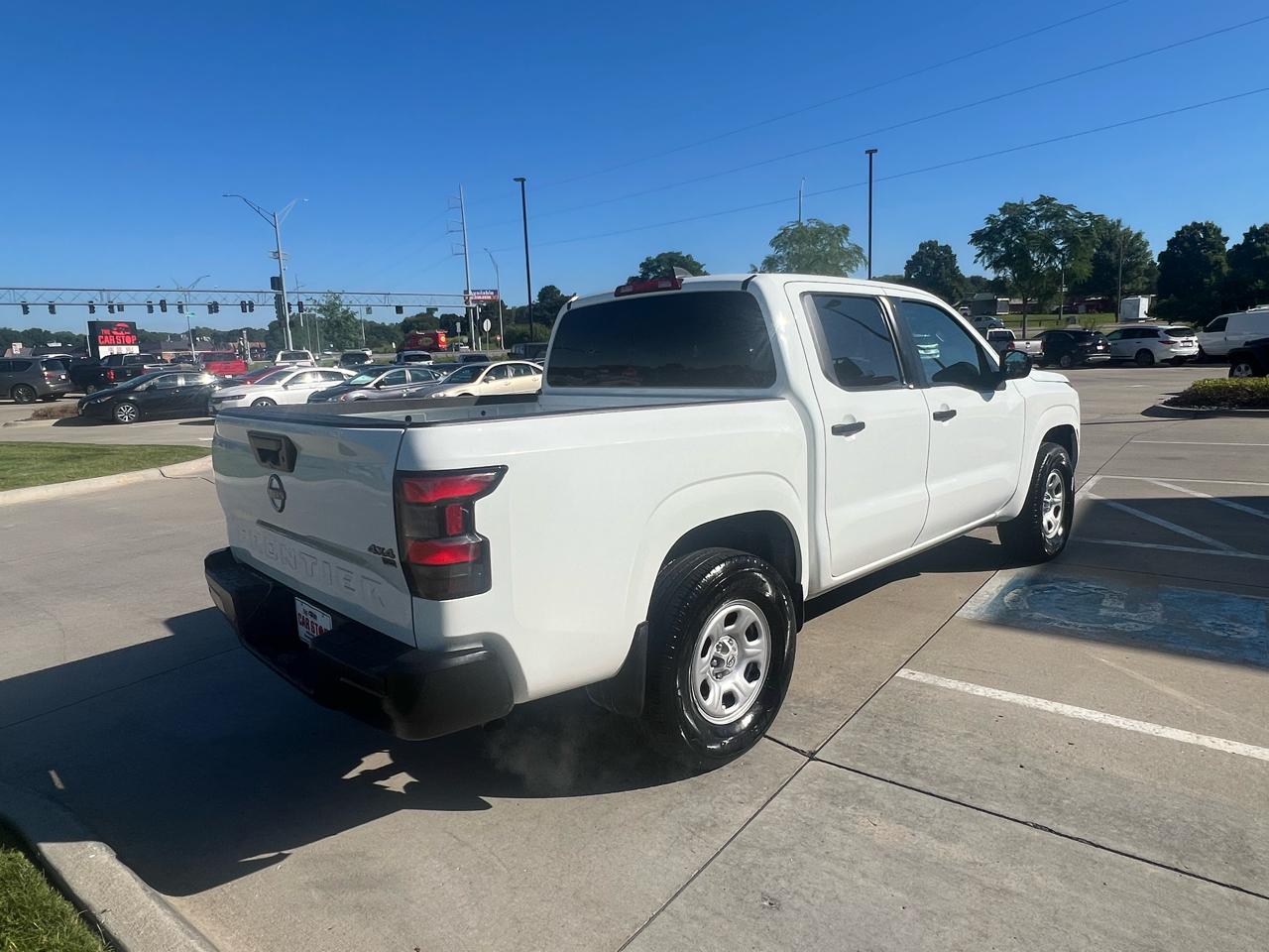 Nissan Frontier Crew Cab 4x4 S 2024