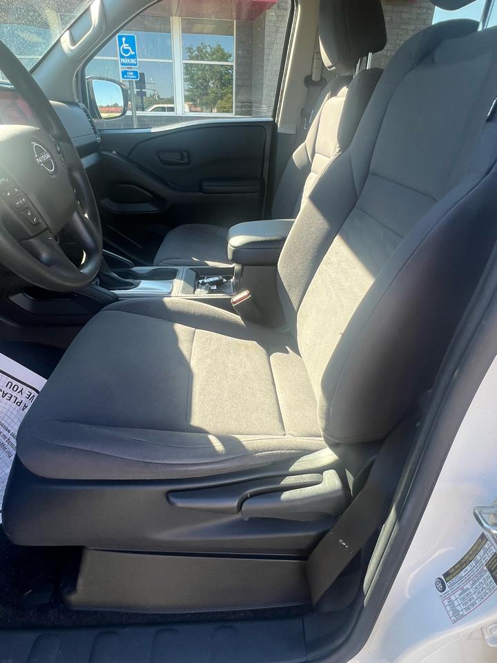 Nissan Frontier Crew Cab 4x4 S 2024