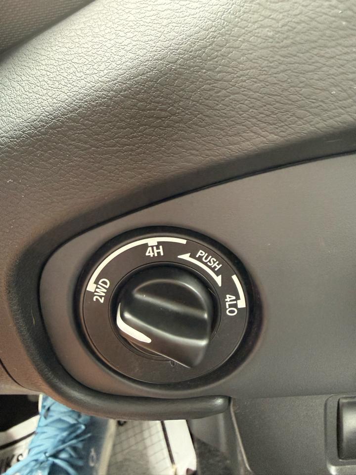 Nissan Frontier Crew Cab 4x4 S 2024