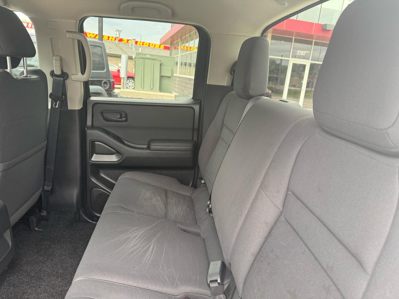Nissan Frontier Crew Cab 4x4 S 2024